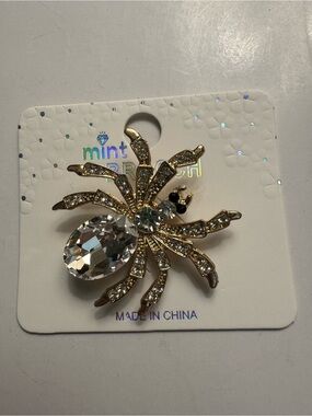 New MINT Spider brooch -clear/gold